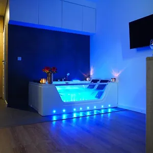 https://modern-jacuzzi-apartment.krakowhotelspoland.com
